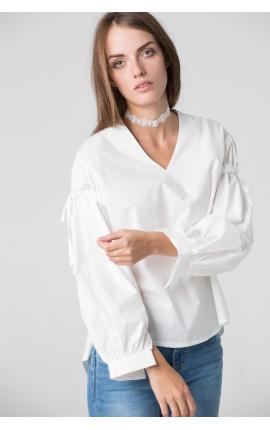 Романтичная блуза с завязками на рукавах-пуффах